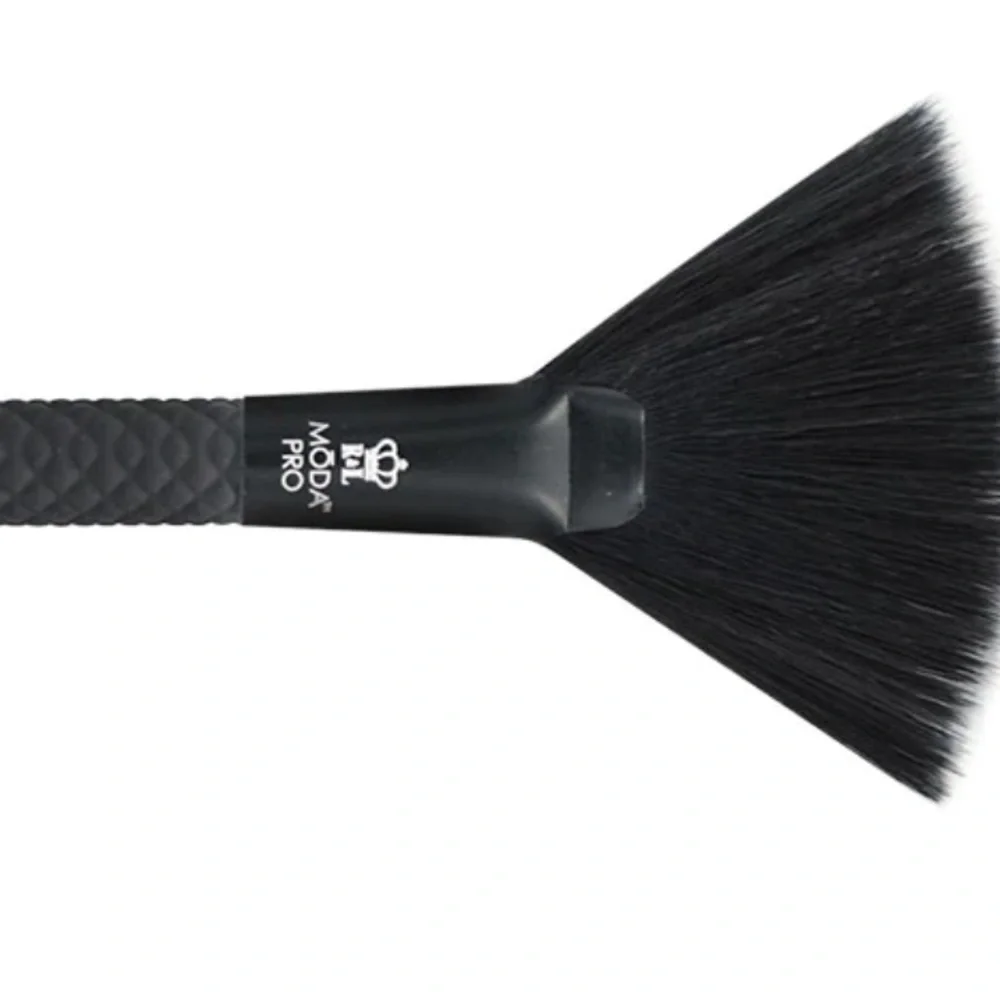 MODA PRO HIGHLIGHT BRUSH
